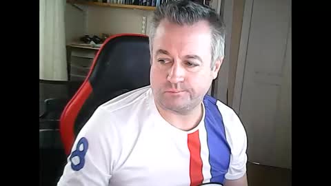 Snapshot of justmav chatting on 11.10.25 justmav online show from 11.10.25