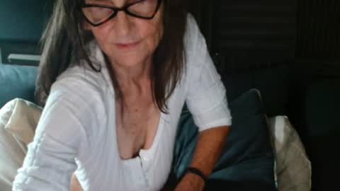 Snapshot of justmebev19591234 chatting on 06.18.26 Bev aka Diamond online show from 06.18.26