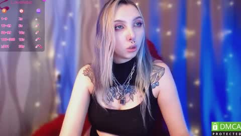 Snapshot of justmeowgirl chatting on 02.20.25 justmeowgirl online show from 02.20.25