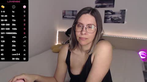 Julie online show from 04.04.26