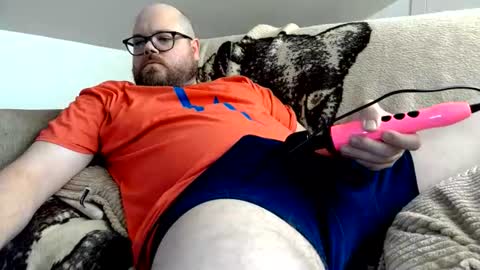 Snapshot of jwineness chatting on 06.28.26 MidsizeBiGuy online show from 06.28.26
