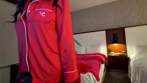 Aki Kim online show from 04.21.26