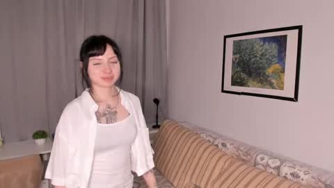 Annie online show from 05.17.26
