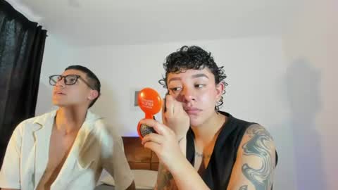 Snapshot of kade_demi chatting on 07.26.26 kade y demi independent models online show from 07.26.26