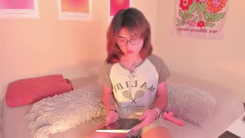 Snapshot of kai_novoa chatting on 10.15.25 Kai Novoa online show from 10.15.25