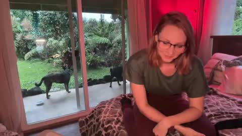 Snapshot of kaileeshy chatting on 05.18.26 Kailee Smile online show from 05.18.26