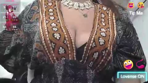 Kaira online show from 07.18.26