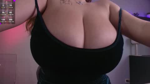 Snapshot of kairafantasy chatting on 09.30.25 Kairafantasy online show from 09.30.25