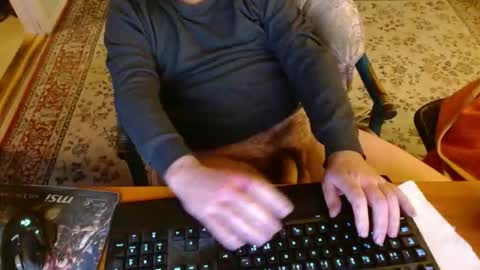 Snapshot of kaiuty chatting on 11.21.25 Leon online show from 11.21.25