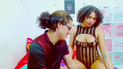 Snapshot of kami_chigiri chatting on 12.23.24 Dante and Carolina independient model online show from 12.23.24