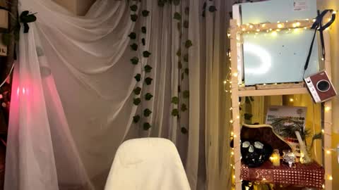 Snapshot of kamila__moore chatting on 02.24.26 Kamila online show from 02.24.26