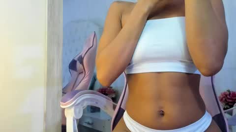 Snapshot of kamila_arias chatting on 02.27.25 online show from 02.27.25