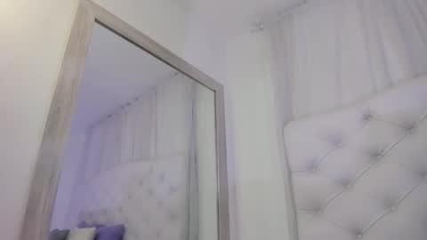 Snapshot of kamila_arias chatting on 09.27.25 online show from 09.27.25