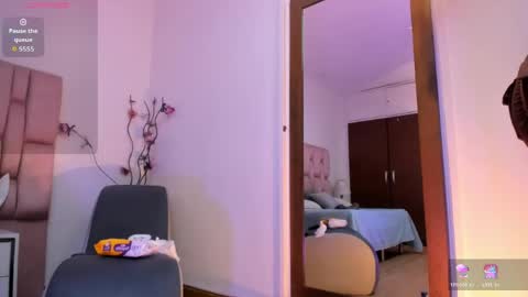 Snapshot of kamila_arias chatting on 04.27.26 online show from 04.27.26