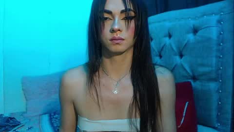 Snapshot of kamilathopsom chatting on 06.04.26 CAMILA SANTAMARIA online show from 06.04.26