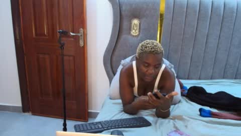 Snapshot of kandy_springs chatting on 05.30.26 kandy_springs online show from 05.30.26