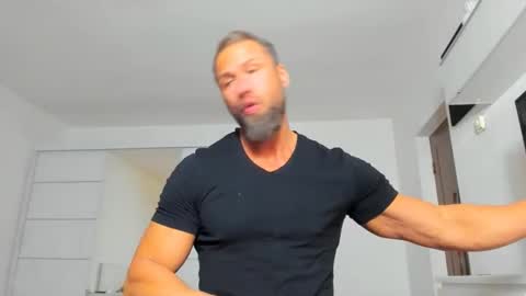 Snapshot of kanegriffin26 chatting on 01.16.25 Kane OF strongkane online show from 01.16.25