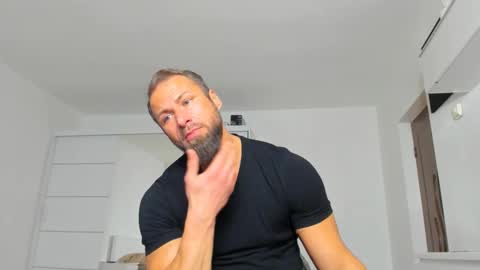 Snapshot of kanegriffin26 chatting on 01.28.25 Kane OF strongkane online show from 01.28.25