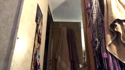 Snapshot of kaneisyours2420 chatting on 10.29.25 Tucker online show from 10.29.25