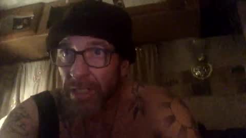 Snapshot of kaneisyours2420 chatting on 11.27.25 Tucker online show from 11.27.25