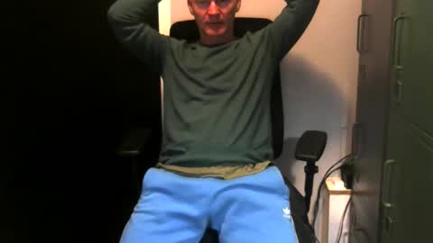 Snapshot of kapitein_rob chatting on 04.08.26 Robbie online show from 04.08.26