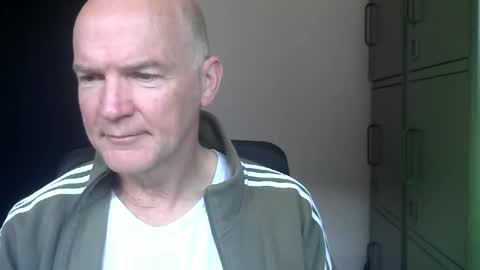 Snapshot of kapitein_rob chatting on 04.19.26 Robbie online show from 04.19.26