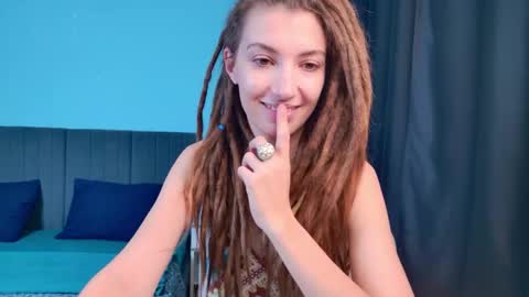 Snapshot of karatart chatting on 10.14.25 Kara online show from 10.14.25