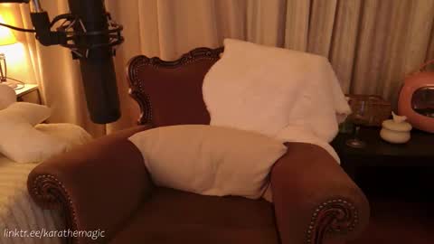 I am here around 5am GMT karathemagic online show from 11.28.25