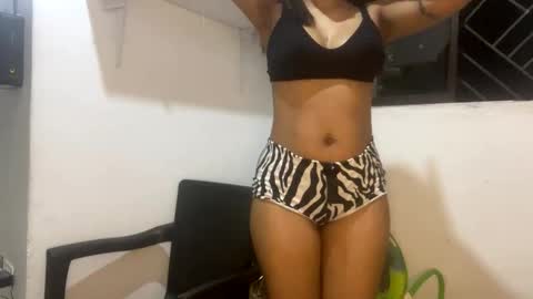 Snapshot of kariina_candy chatting on 05.28.26 kariina candy and fox online show from 05.28.26