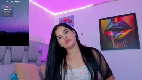 Snapshot of karin_grey69 chatting on 02.02.25 Karin online show from 02.02.25