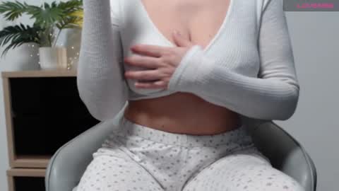 Snapshot of karin_lover chatting on 02.16.25 You can call me K  online show from 02.16.25