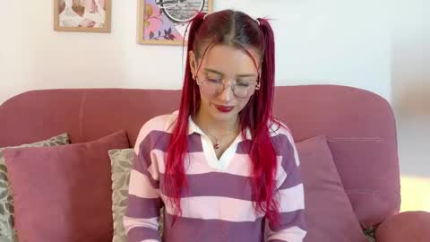 Snapshot of karina2smith chatting on 05.27.26 karina online show from 05.27.26
