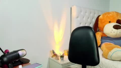 Snapshot of karina_pretty chatting on 05.31.26 karina online show from 05.31.26