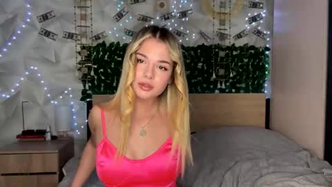 Snapshot of karina_vibe chatting on 04.28.26 Karina online show from 04.28.26