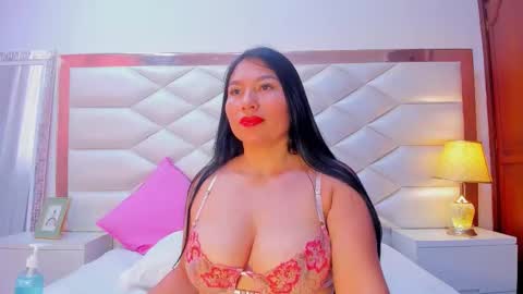 Snapshot of karinagomezxxx chatting on 10.13.25 Karina Gomez online show from 10.13.25