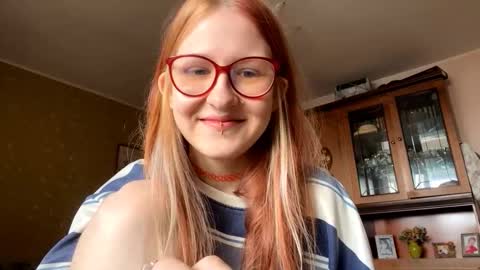 Snapshot of karinamuccia chatting on 02.15.26 Karina online show from 02.15.26