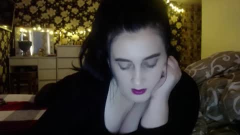 Snapshot of karinkabrunetka2 chatting on 12.24.24 karinkabrunetka2 online show from 12.24.24