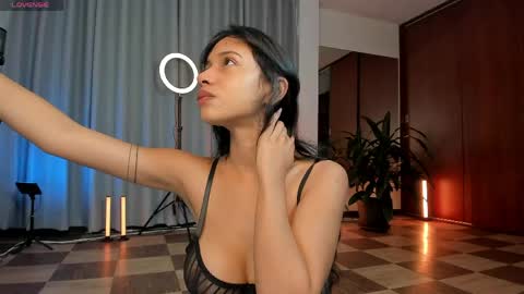 Snapshot of karinnixx chatting on 05.28.26 Karin online show from 05.28.26