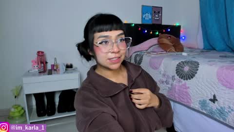 Snapshot of karla__1 chatting on 01.10.25 Ill be on at sunday see u Lynn  Could u help me to reach 100 Thmbs upp plssss   Independent girl 3 online show from 01.10.25