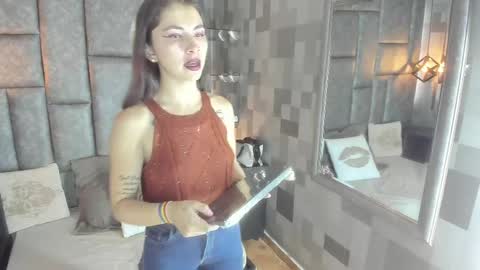 Snapshot of karla_crruz chatting on 05.14.26 karla_crruz online show from 05.14.26