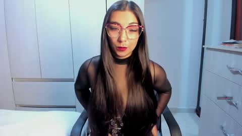 Snapshot of karla_hernandez chatting on 04.16.26 Karla online show from 04.16.26