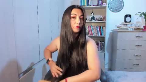 Snapshot of karla_hernandez chatting on 06.16.26 Karla online show from 06.16.26