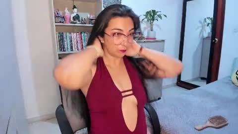 Snapshot of karla_hernandez chatting on 07.16.26 Karla online show from 07.16.26