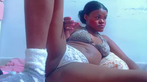 Snapshot of karla_latina_28 chatting on 09.17.25 karla latina 28 online show from 09.17.25