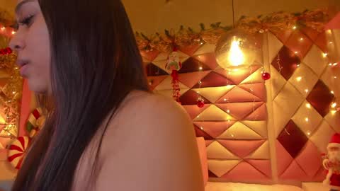 Snapshot of karla_wonderful chatting on 12.16.24 karolina online show from 12.16.24