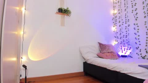 Karlye online show from 12.10.24