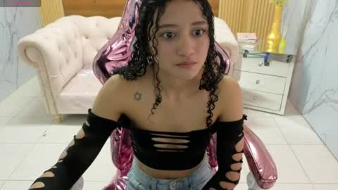 karol1_s online show from 06.04.26