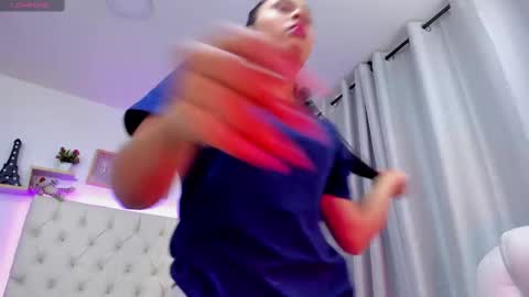 Snapshot of karol_bustamante chatting on 09.26.25 Karol online show from 09.26.25