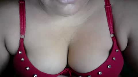 Snapshot of karolbb chatting on 12.15.24 karolbb online show from 12.15.24