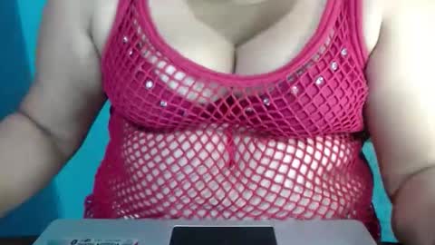 Snapshot of karolbb chatting on 09.16.25 karolbb online show from 09.16.25